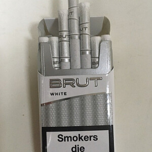 Brut Demi slims white